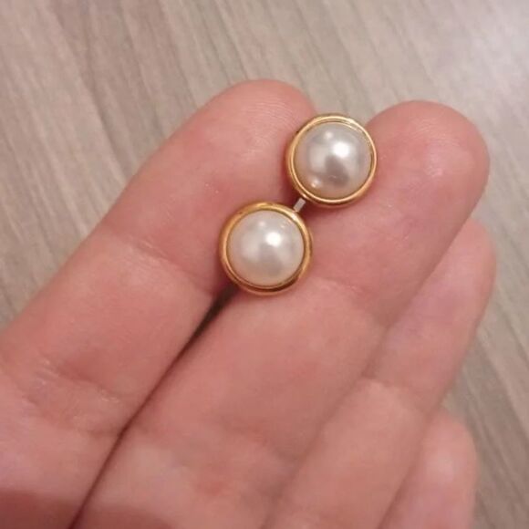 #34 New White Pearl Gold Screw Back Stud Earrings - Picture 11 of 14